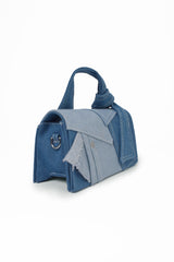 The Levis- 0251011 The Levis- 0251011