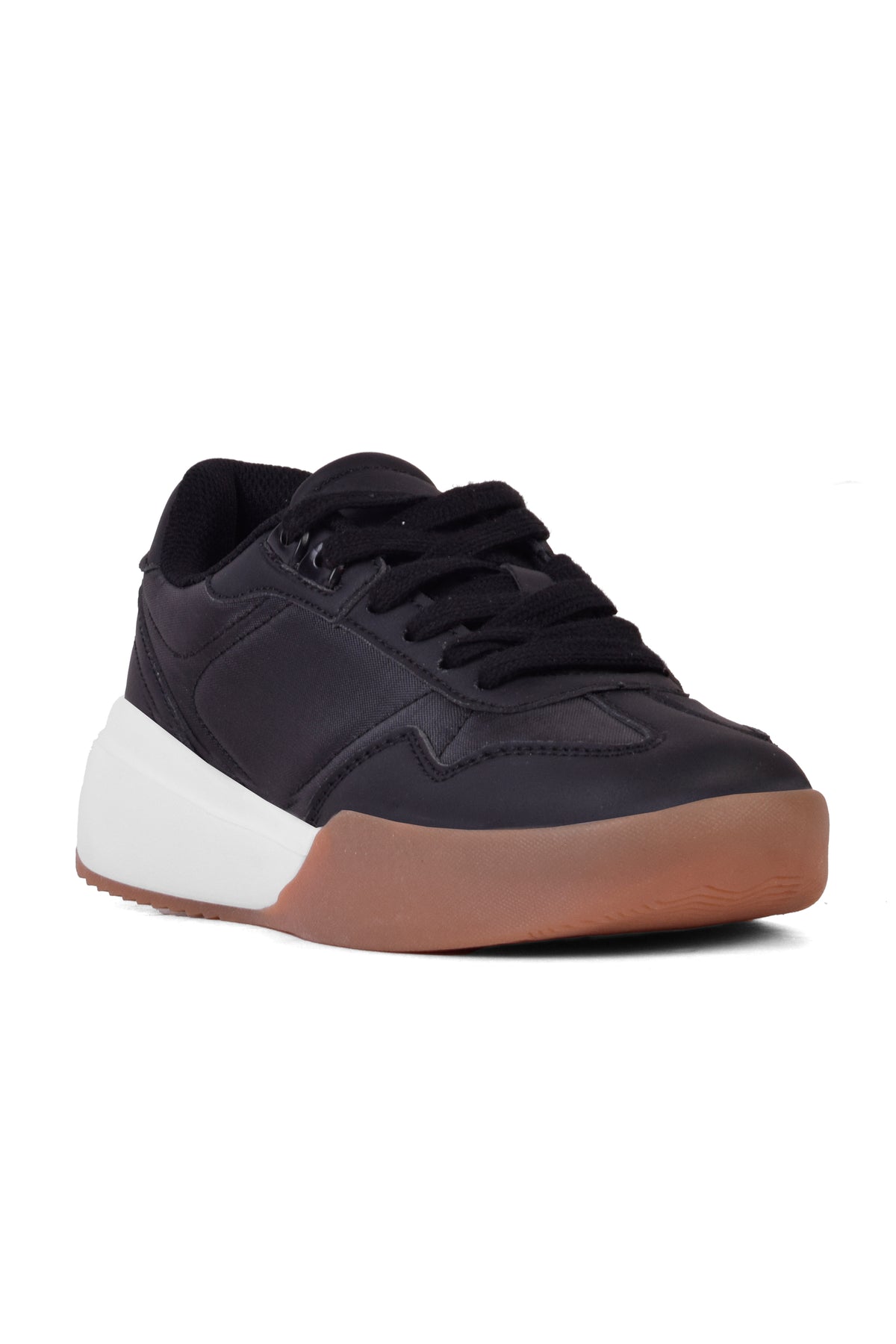 01-5024 Comfy Flat Sneaker