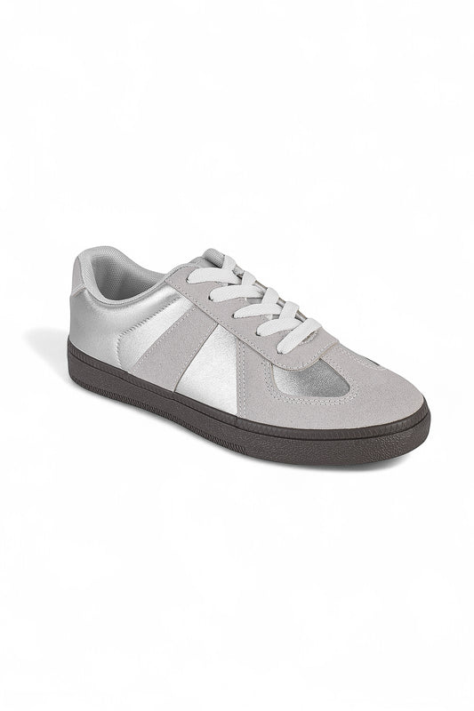 01-5352 Flat Sneaker