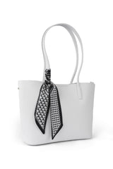 The Adriana 025658