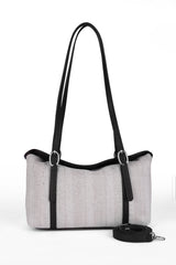 The Chic Carry 025719