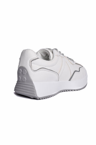 01-3689 Sneaker