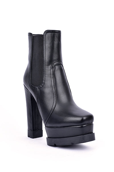 01-3090 Heeled Ankle Boot